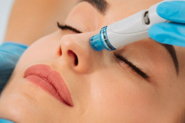 HydraFacial Beauty
A non-invasive treatment that cleanses, exfoliates, and hydrates—leaving your skin glowing, refined, and revitalized.
Learn More