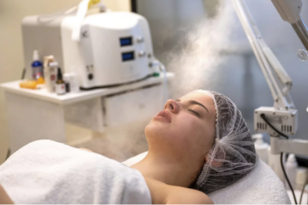 Photorejuvenation
Pulsed light targets spots, redness, broken capillaries, and signs of aging for a more even, radiant, and revitalized complexion.
Learn More